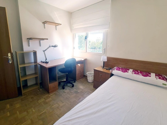 Imagen 3 de EN ALQUILER ÚLTIMAS HABITACIONES PARA ESTUDIANTES EN CHALET DE VILLANUEVA DE LA CAÑADA (MADRID).