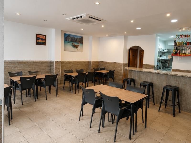 Imagen 2 de ALQUILER LOCAL DE HOSTELERÍA EN FUNCIONAMIENTO EN EL CENTRO DE ESTEPONA