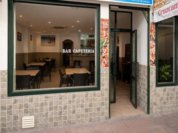 Imagen 3 de ALQUILER LOCAL DE HOSTELERÍA EN FUNCIONAMIENTO EN EL CENTRO DE ESTEPONA
