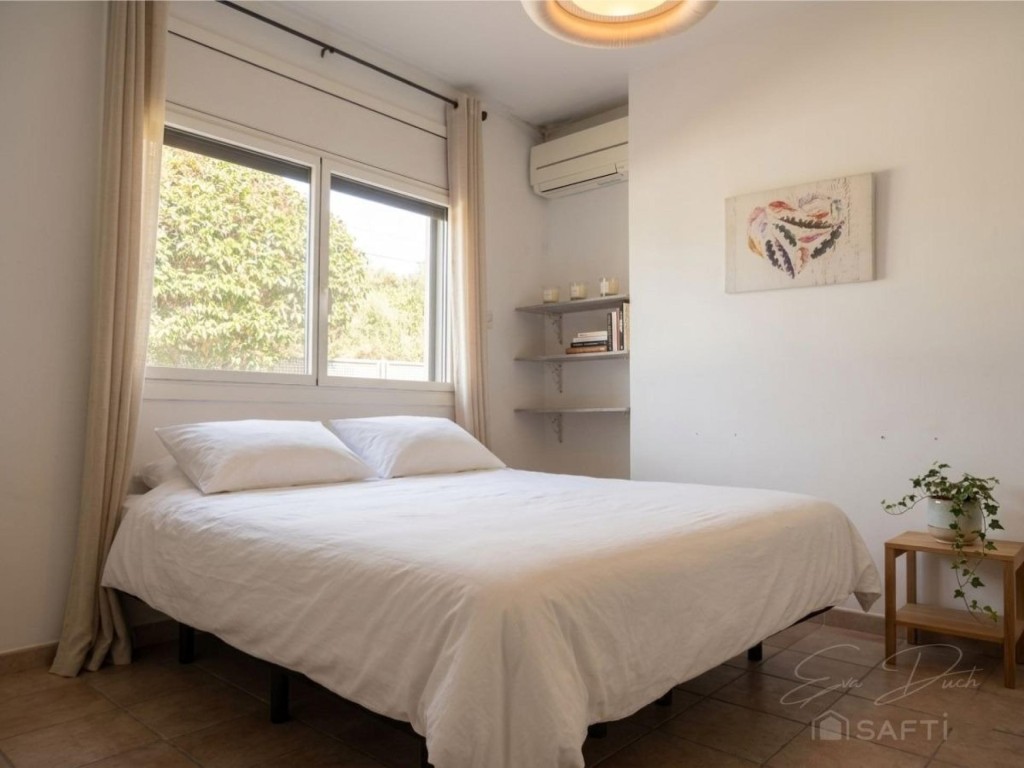 Imagen 4 de Casa con piscina de agua templada y licencia en Mas Altaba