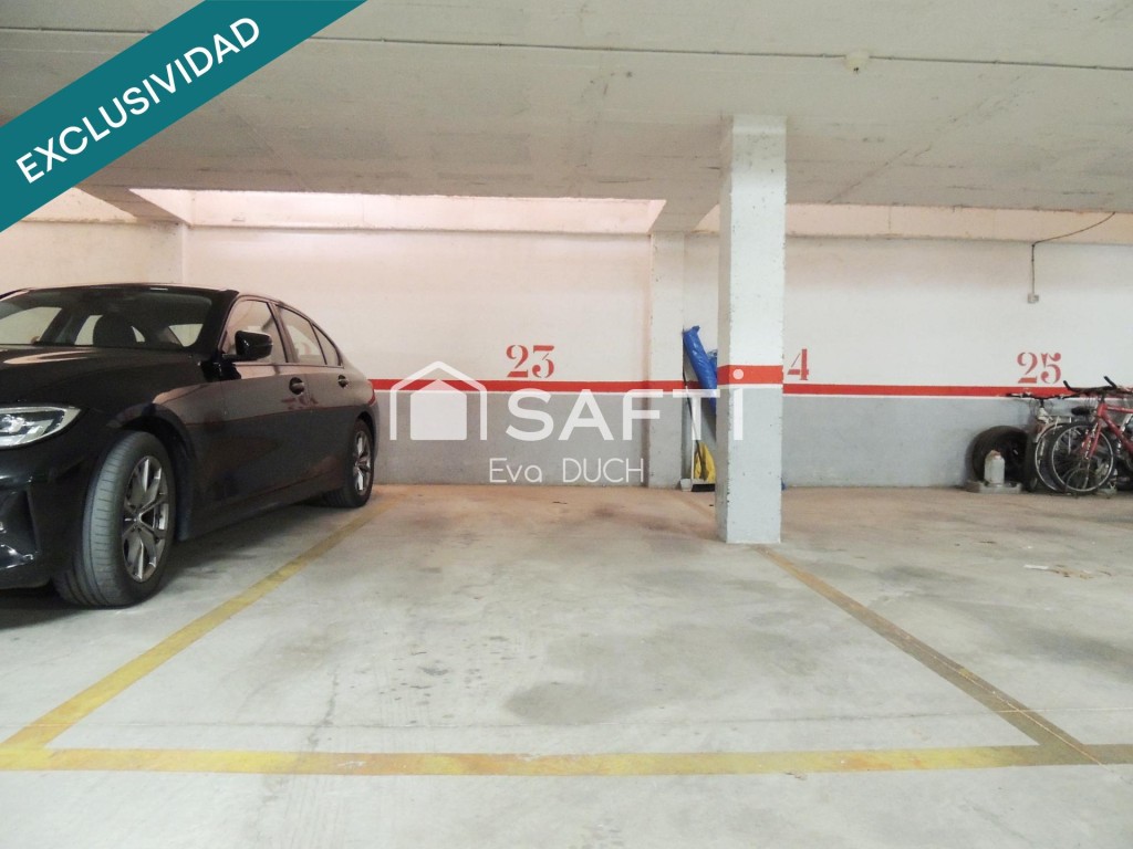 Imagen 2 de Venta de plaza amplia de parking en Avenida Costa Brava
