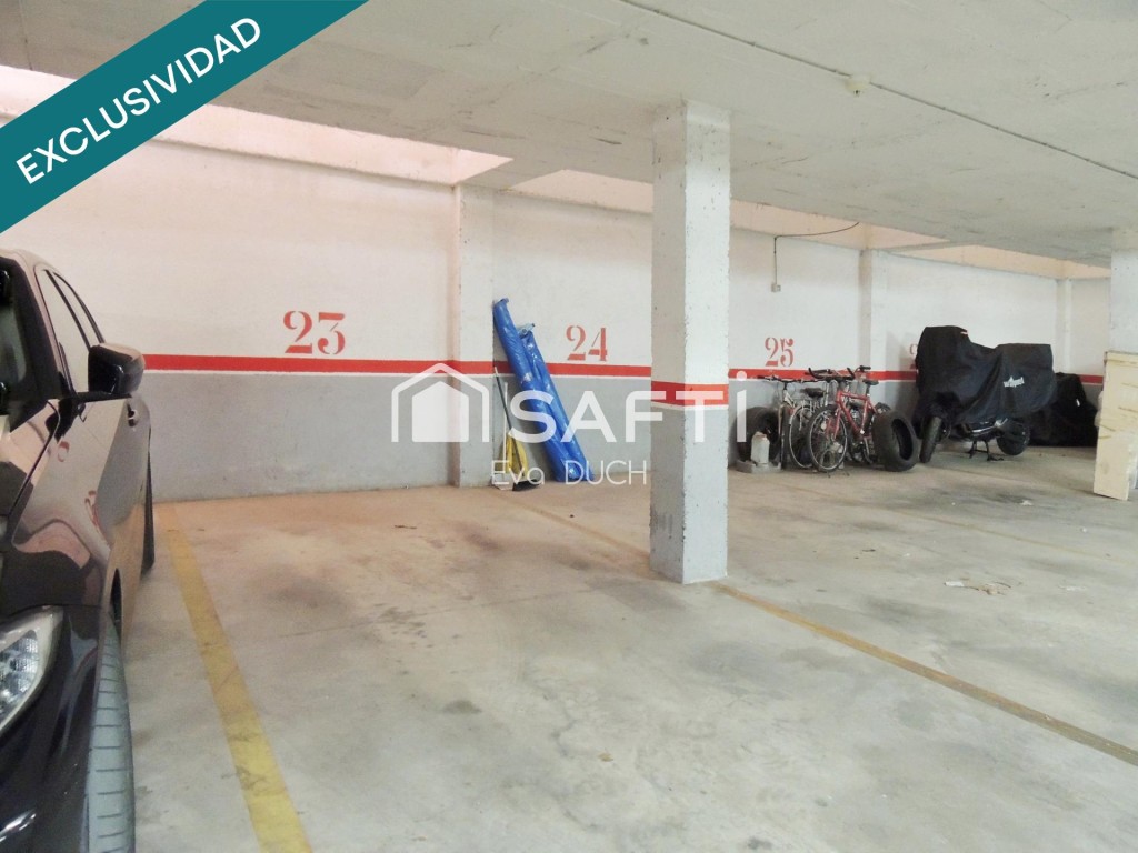 Imagen 3 de Venta de plaza amplia de parking en Avenida Costa Brava