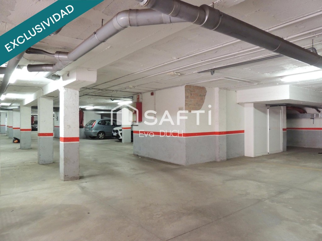 Imagen 1 de Venta de plaza amplia de parking en Avenida Costa Brava