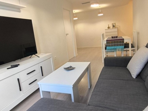 Imagen 3 de Precioso apartamento a estrenar en Calle Alfarería con piscina en cubierta!!!
