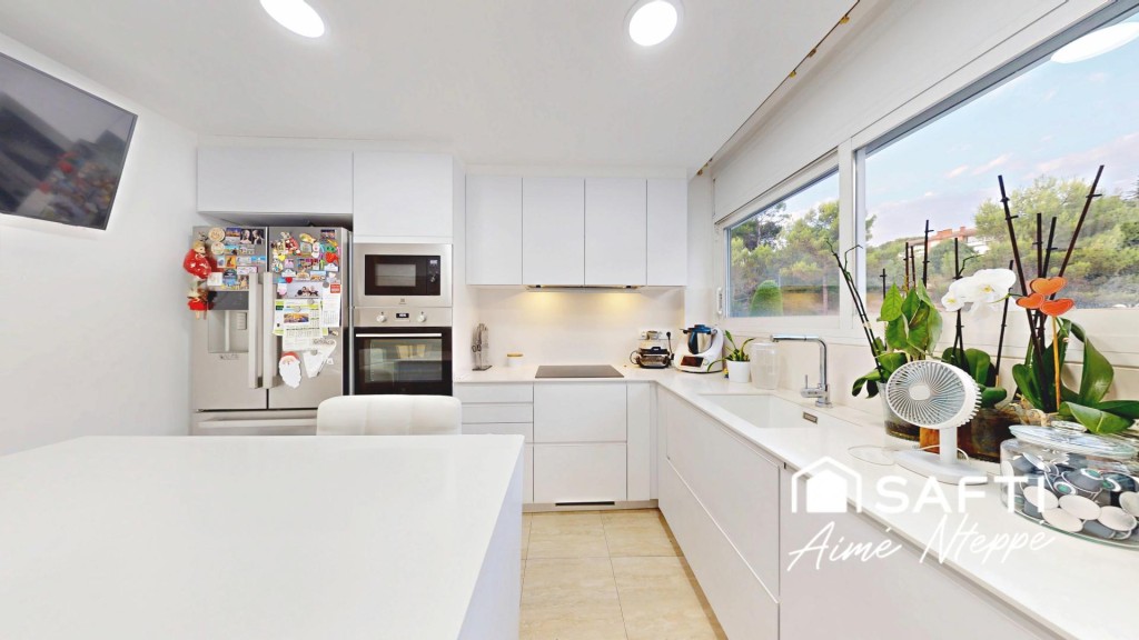 Imagen 4 de Casa Atemporal y Exclusiva con vistas panorámicas.