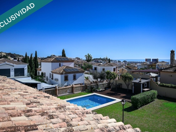 Imagen 4 de Villa en La Loma de Mijas : Elegancia y potencial único