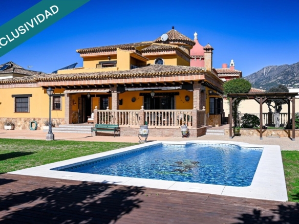 Imagen 1 de Villa en La Loma de Mijas : Elegancia y potencial único