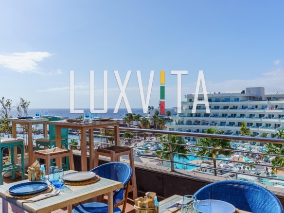 Imagen 1 de Oportunidad de Restaurante en Costa Adeje - Terraza con Vistas al Mar