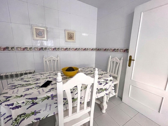 Imagen 4 de ¡CHICAS ESTUDIANTES! ÚLTIMA HABITACIÓN EN CHALET A COMPARTIR EN VILLANUEVA DE LA CAÑADA (MADRID).