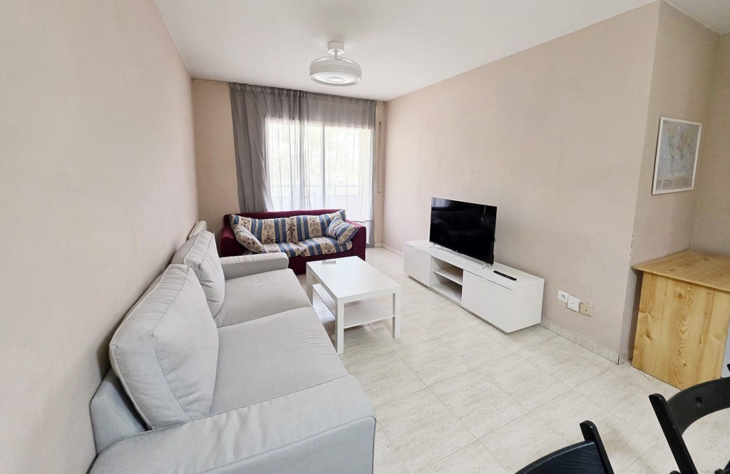 Imagen 2 de ¡CHICAS ESTUDIANTES! PISO DE TRES HABITACIONES EN ALQUILER