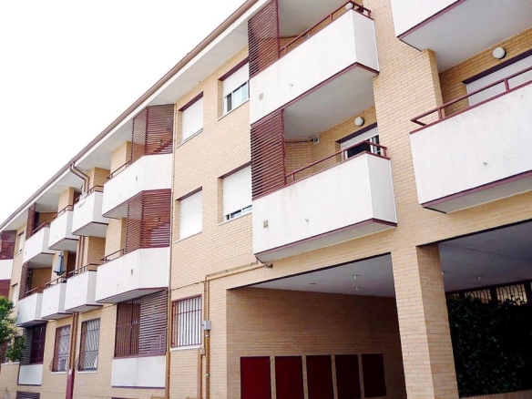 Imagen 1 de ¡CHICAS ESTUDIANTES! PISO DE TRES HABITACIONES EN ALQUILER