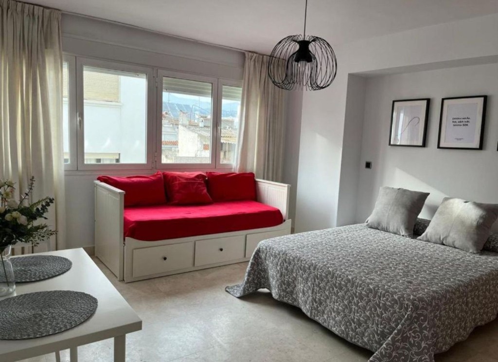 Imagen 1 de ¡ALTA RENTABILIDAD! LOFT CON LICENCIA TURÍSTICA EN EL PASEO MARÍTIMO A Pasos de la Famosa Playa de la Rada | Oportunidad Única de Inversión