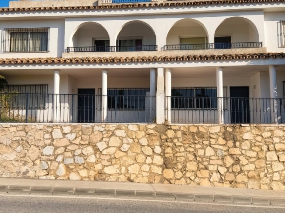 Imagen 1 de Edificio Completo con Licencia Turística: Tu Próximo Éxito de Inversión en la Costa