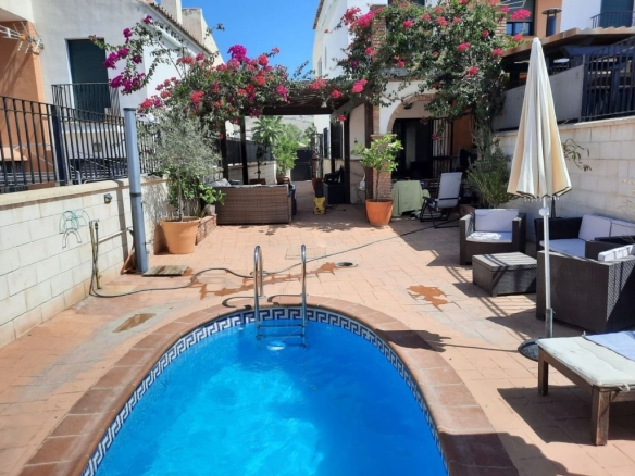 Imagen 2 de VILLA EXCLUSIVA CON PISCINA PRIVADA EN LA AXARQUÍA MALAGUEÑA