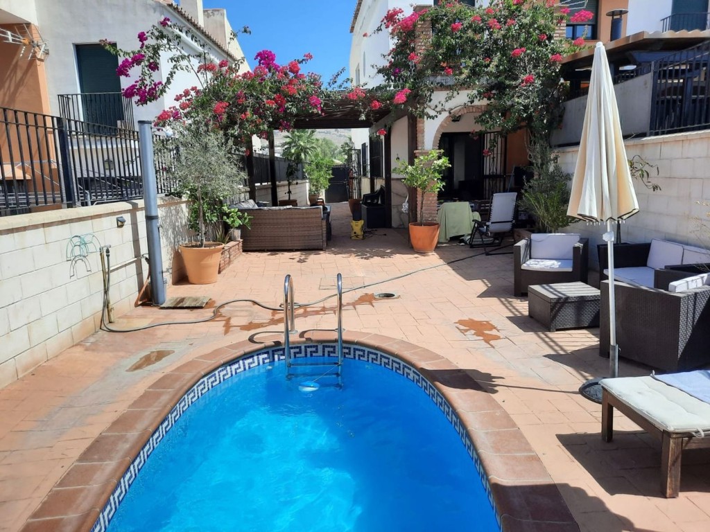 Imagen 2 de VILLA EXCLUSIVA CON PISCINA PRIVADA EN LA AXARQUÍA MALAGUEÑA