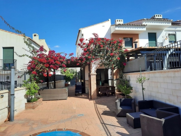 Imagen 1 de VILLA EXCLUSIVA CON PISCINA PRIVADA EN LA AXARQUÍA MALAGUEÑA