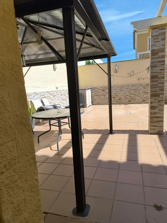 Imagen 2 de Chalet pareado en zona Recinto Ferial
