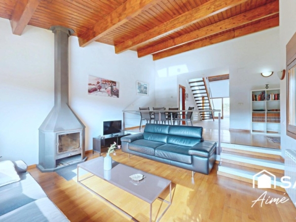 Imagen 2 de CHALET ATEMPORAL - ENCANTO RUSTICO