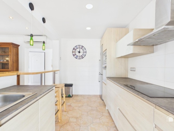 Imagen 4 de Villa con piscina privada y jacuzzi - Licencia turística para 8 personas - Can Picafort - Calle Tords