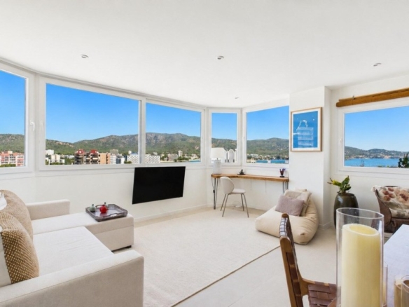 Imagen 1 de Espectacular vista al mar – Apartamento reformado de alta gama
