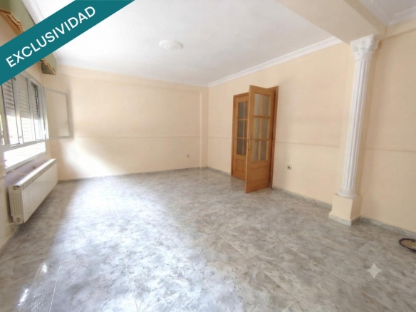 Imagen 2 de Piso con gran potencial en excelente ubicación – Ideal para vivir o invertir