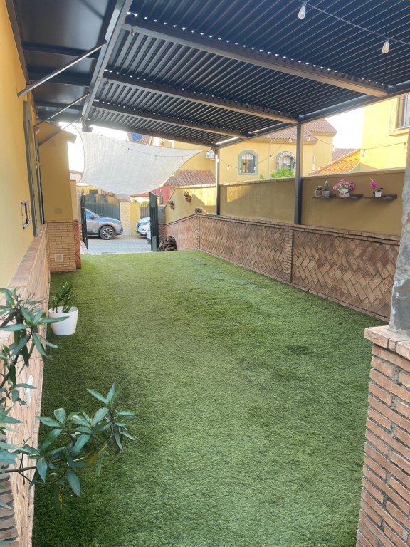 Imagen 3 de Casa-Chalet en Venta en Dos Hermanas Sevilla MONTEQUINTO
