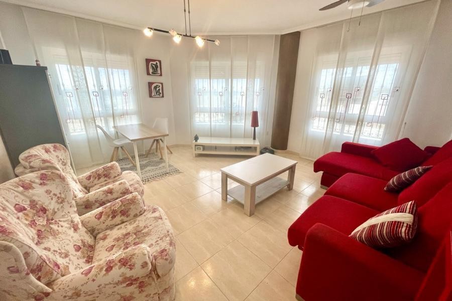 de 85m2 con 2 dormitorios y 2 baños