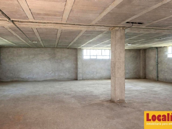 Imagen 4 de Chalet individual con garaje en venta en Reocín