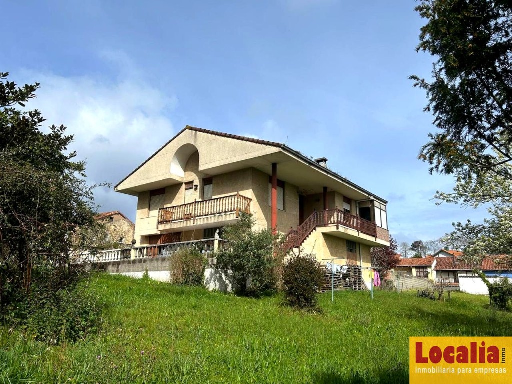 Imagen 1 de Chalet individual con garaje en venta en Reocín