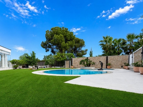 Imagen 1 de Casa-Chalet en Venta en Pozuelo De Alarcón Madrid