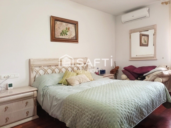 Imagen 1 de Chalet de lujo con 2 viviendas