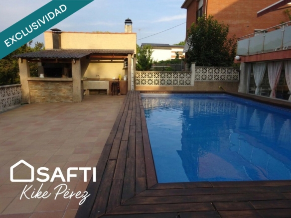 Imagen 4 de Gran piscina de 50 m² y dos plantas para disfrutar