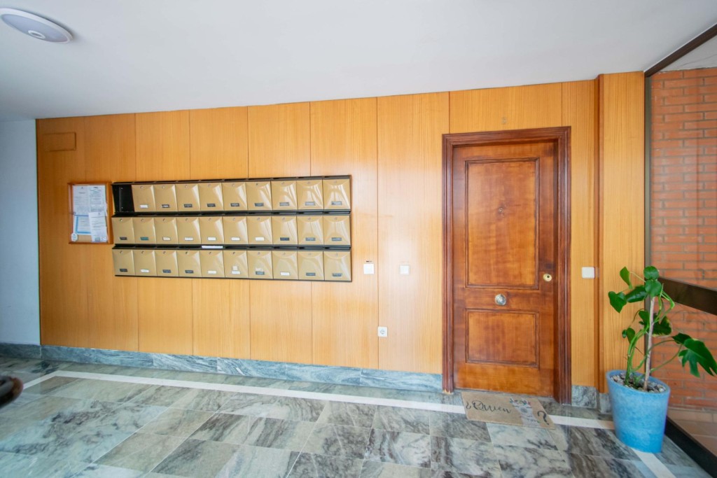 Imagen 2 de Vivienda VPO amplia y soleada en venta en Sevilla Este