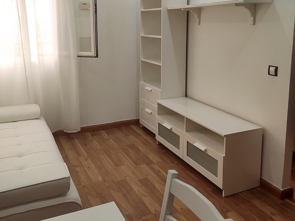 Imagen 2 de EN VENTA ACOGEDOR PISO EN RENTABILIDAD EN PUERTA DEL ÁNGEL MADRID  