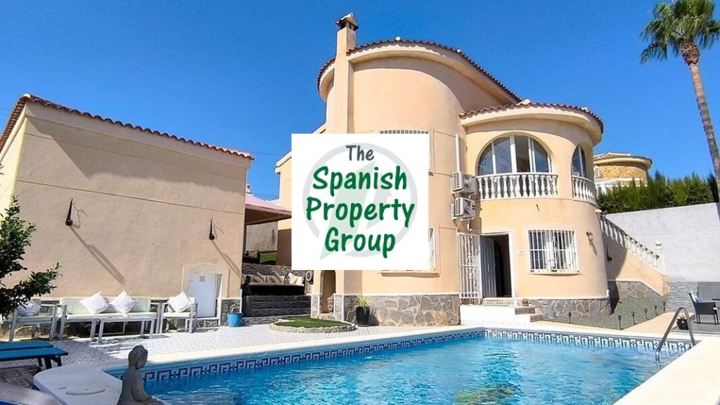 de 190m2 con 4 dormitorios y 4 baños con plaza de garaje