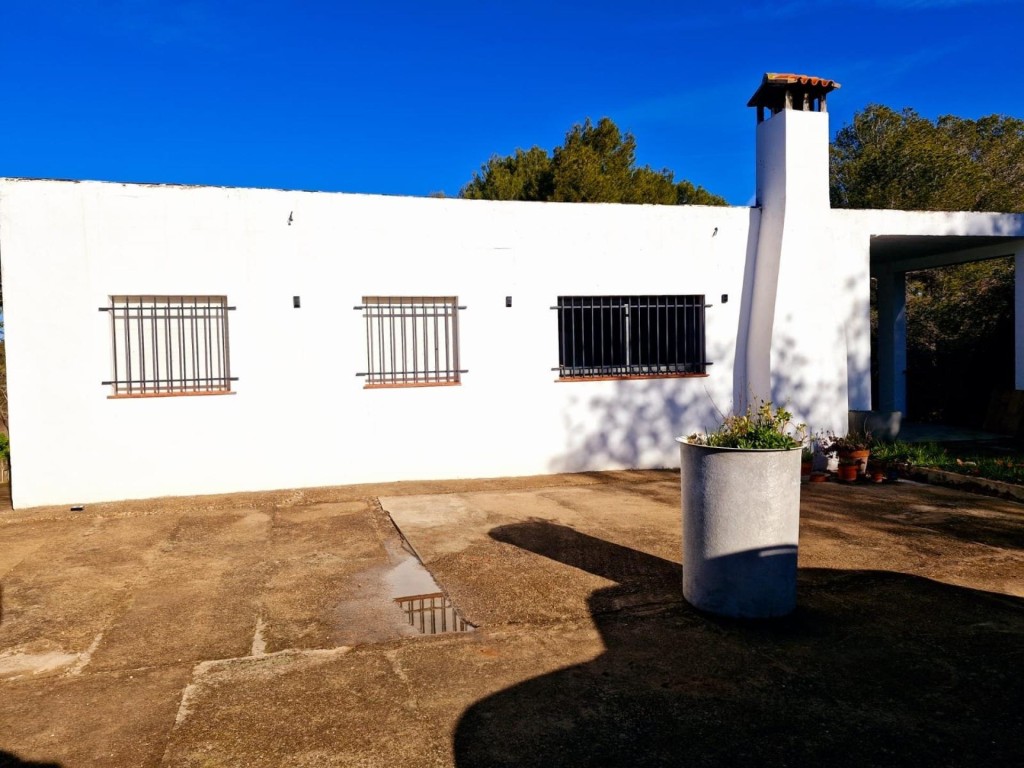 Imagen 2 de CASA RÚSTICA INDEPENDIENTE EN TURÍS – MAS PAVIA | AUTÓNOMA | AMPLIA PARCELA | 4 DORMITORIOS