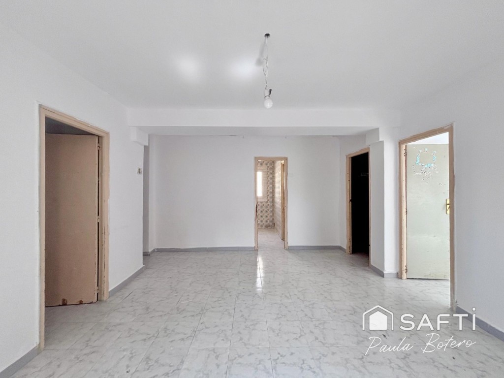 piso con gran potencial para reformar en el Barrio Masia Nova