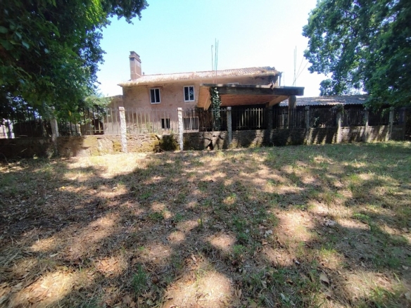 Imagen 3 de casa de piedra en venta