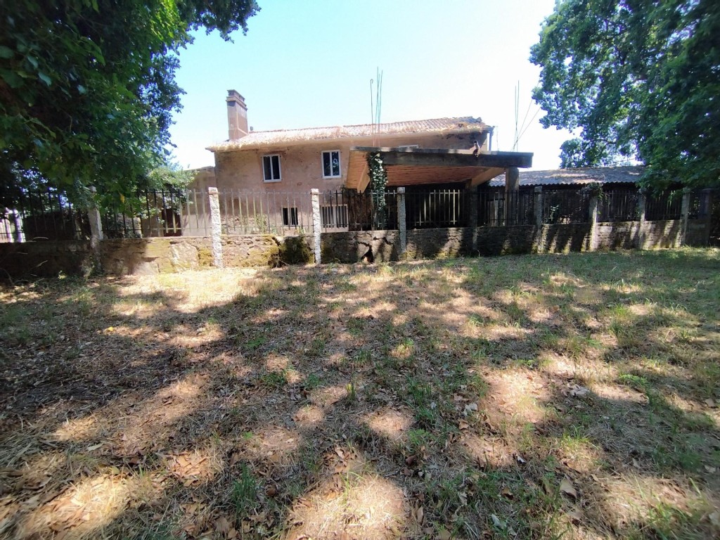 Imagen 3 de casa de piedra en venta