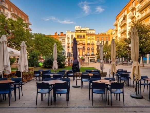 Imagen 1 de OPORTUNIDAD ÚNICA: Traspaso de Restaurante Emblemático en Pleno Rendimiento – Eixample