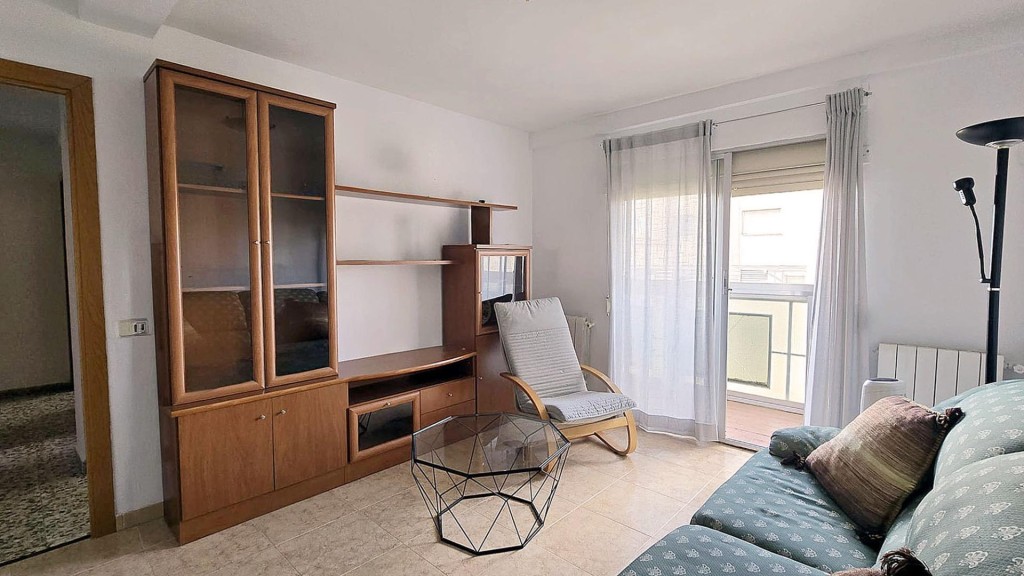 Imagen 2 de ¡ÚNICAMENTE PARA ESTUDIANTES OPORTUNIDAD DE ALQUILER! PISO DE TRES DORMITORIOS Y TERRAZA EN VILLA DE VALLECAS
