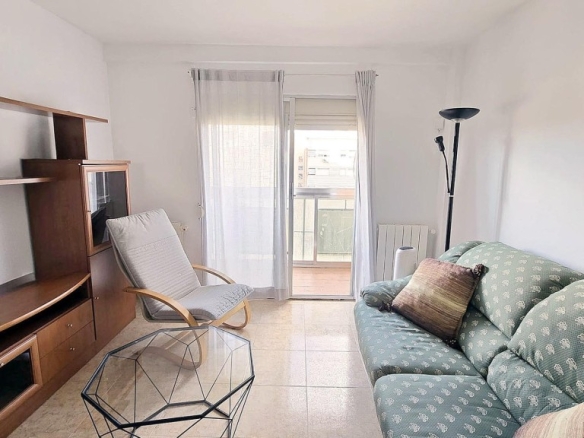 Imagen 4 de ¡ÚNICAMENTE PARA ESTUDIANTES OPORTUNIDAD DE ALQUILER! PISO DE TRES DORMITORIOS Y TERRAZA EN VILLA DE VALLECAS