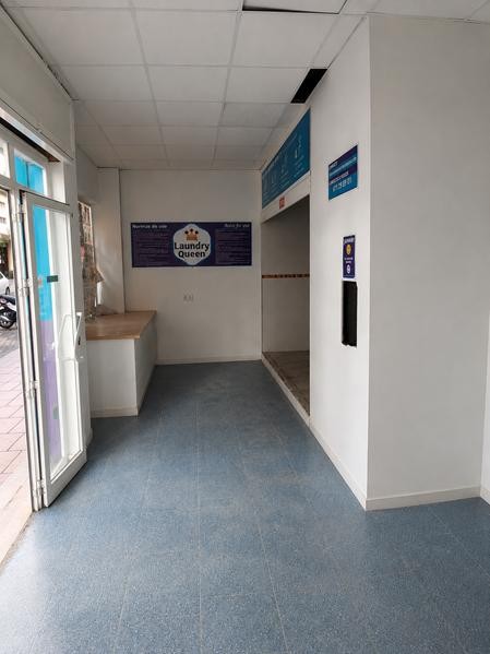 Imagen 2 de VENTA DE LOCAL COMERCIAL EN EL CENTRO DE ESTEPONA
