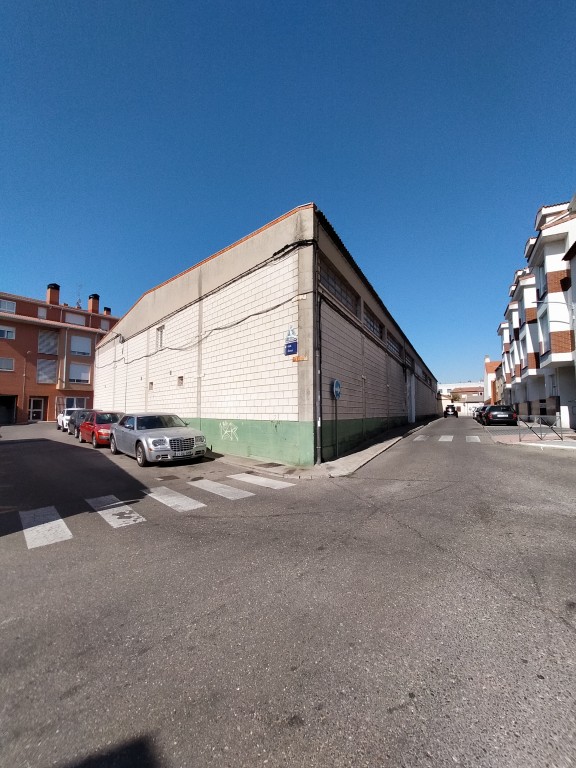 Imagen 3 de Nave industrial en Venta en Santovenia De Pisuerga Valladolid