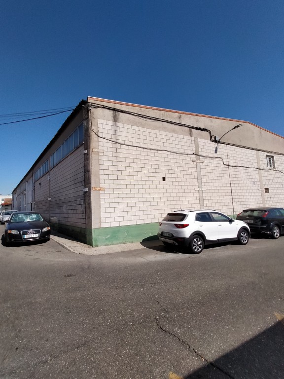 Imagen 4 de Nave industrial en Venta en Santovenia De Pisuerga Valladolid