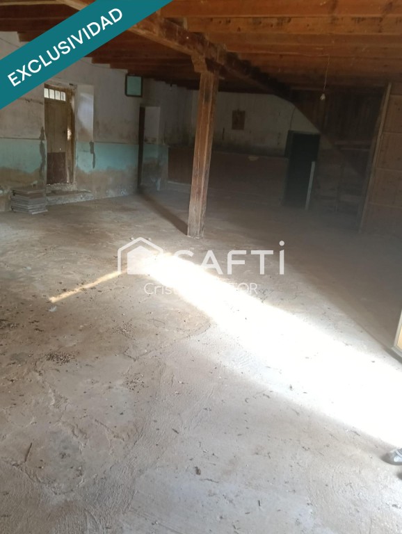 Imagen 2 de Casa con negocio y patio en Valdunquillo