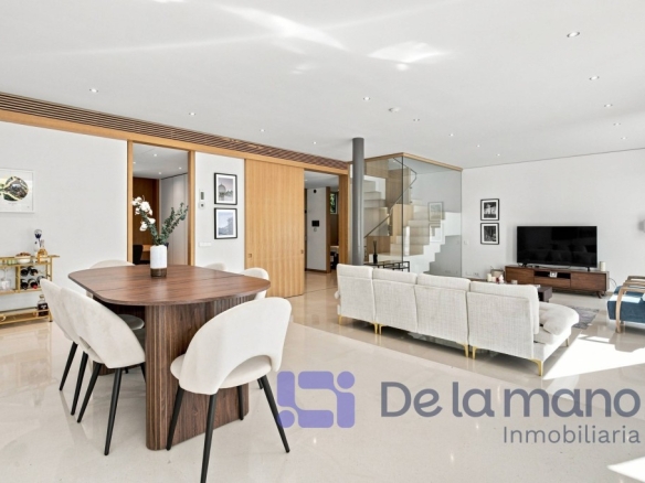 Imagen 3 de CHALET DE LUJO EN ZONA SEGURA Y EXCLUSIVA DE MADRID
