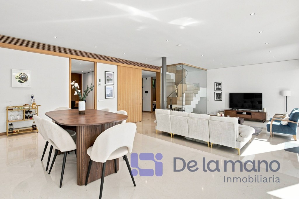 Imagen 3 de CHALET DE LUJO EN ZONA SEGURA Y EXCLUSIVA DE MADRID