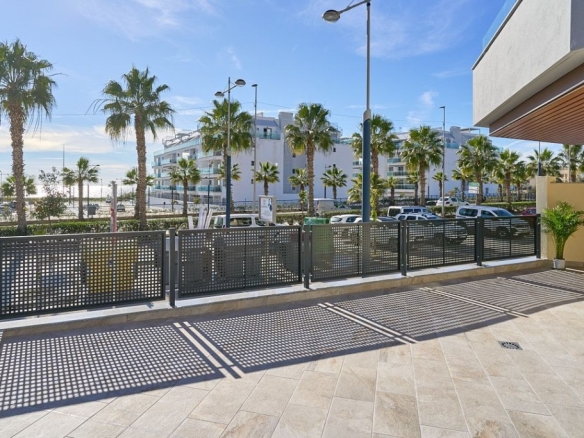 Imagen 2 de Piso en Venta en Torrox Málaga