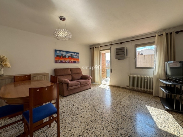 Imagen 2 de ¡Amplio dúplex de 3 habitaciones listo para entrar a vivir!